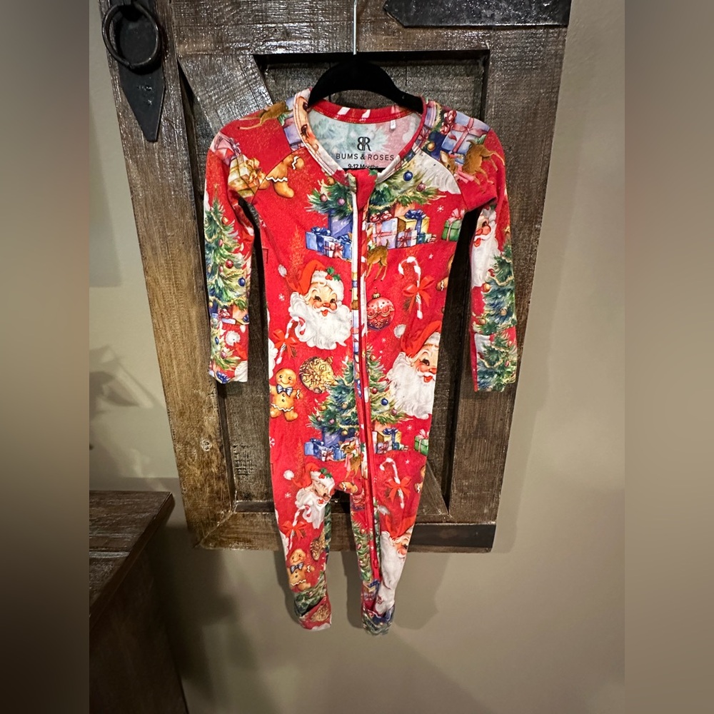 Bums & (and) Roses vintage Christmas footie convertible onsie